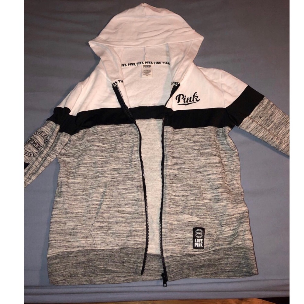 fits like a M, only worn a handful of times